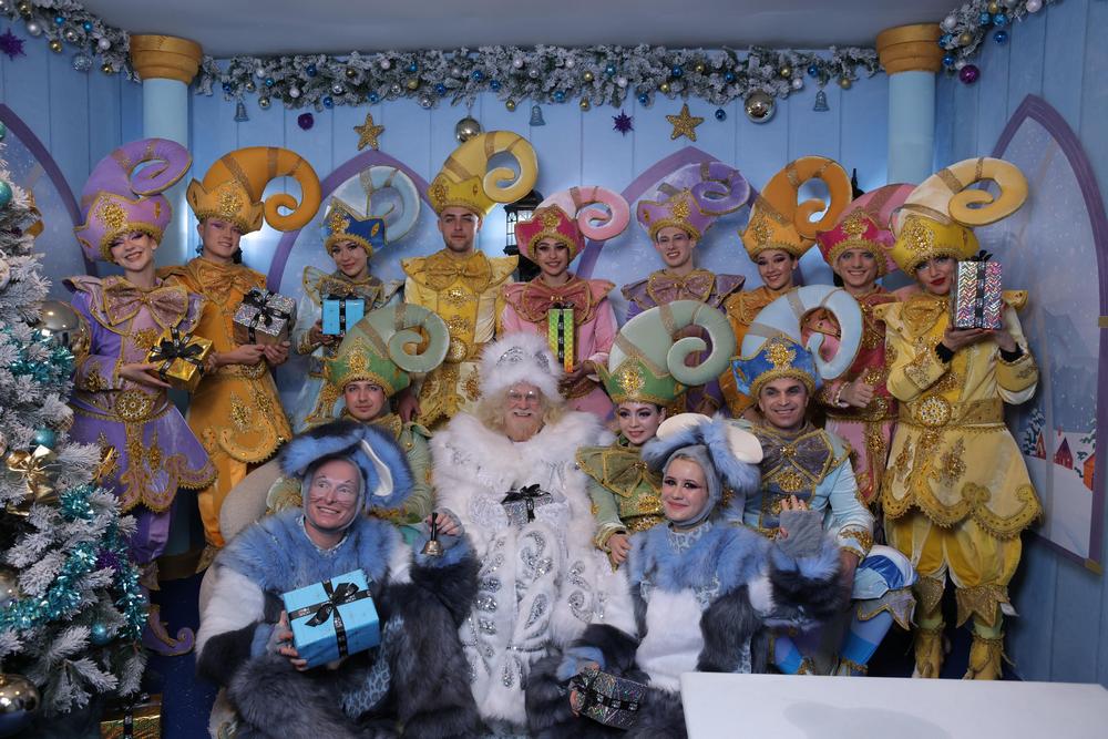 تعاون جمع بين HomePoint و Christmas On Ice لتأثيث تجربة مصعد سانتا السحرية تعاون جمع بين HomePoint و Christmas On Ice لتأثيث تجربة مصعد سانتا السحرية