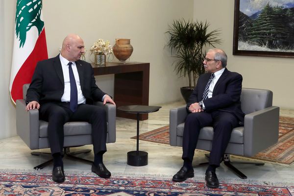 الرئيس عون التقى الرئيس سلام في قصر بعبدا والبحث تناول التشكيلة الحكومية الرئيس عون التقى الرئيس سلام في قصر بعبدا والبحث تناول التشكيلة الحكومية