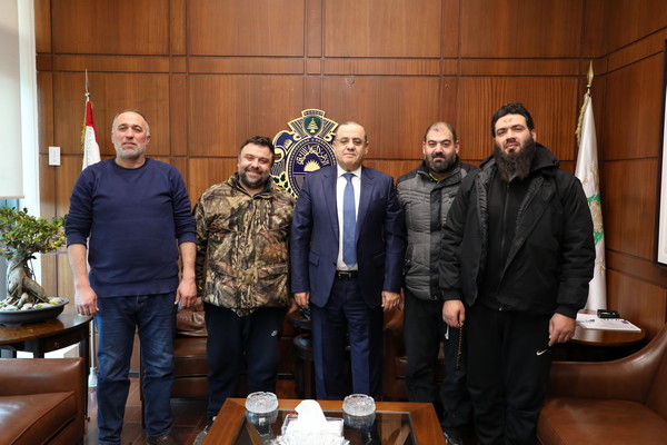 اللواء الياس البيسري يستقبل اللبنانيين الأربعة المفرج عنهم من دير الزور ووفدًا من الأمم المتحدة اللواء الياس البيسري يستقبل اللبنانيين الأربعة المفرج عنهم من دير الزور ووفدًا من الأمم المتحدة