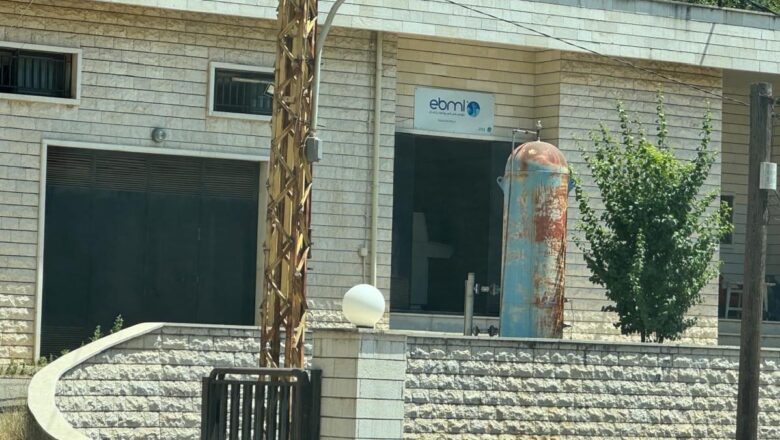 تجاوزات خطيرة في مصلحة مياه بمريم: موظف يحوّل المرفق العام إلى أداة نفوذ شخصي وانتخابي..